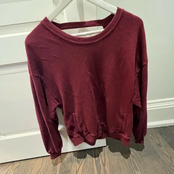 Hollister - Picture 2 of 2